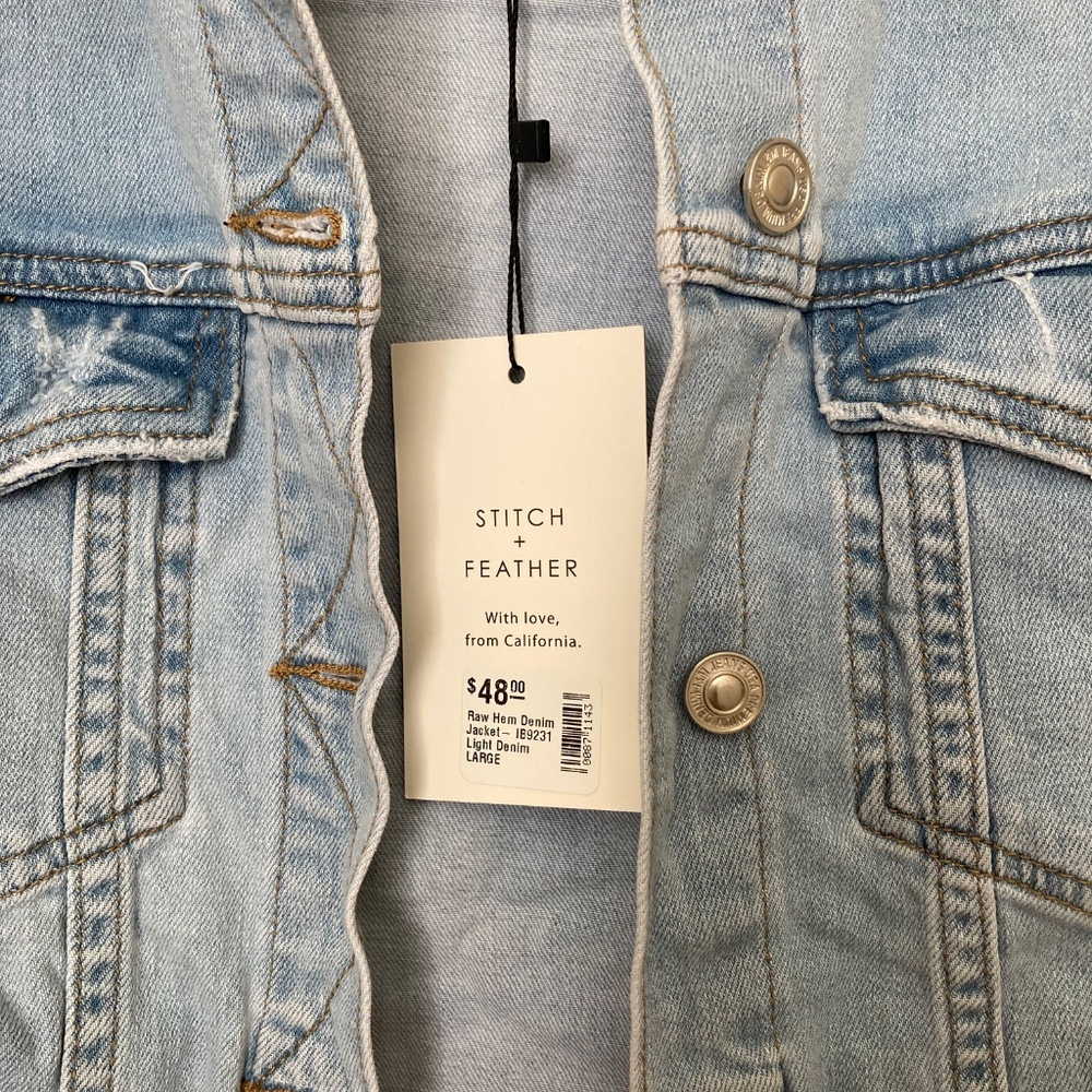 Stitch + Feather Distressed women’s denim jacket. Size L - Picture 3 of 7